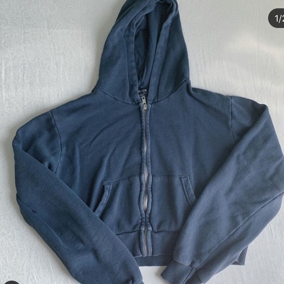 Brandy Melville Tops - RARE Brandy Melville Hoodie🦋